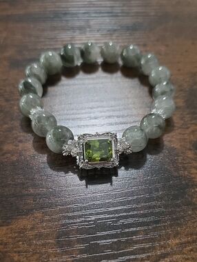Labradorite Gemstone Bead Bracelet with Silver Accent